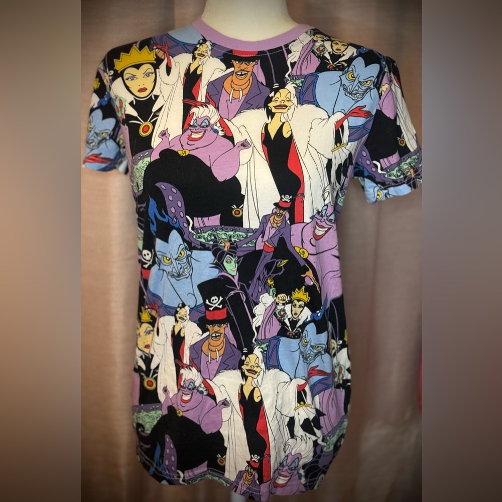 Disney | VILLAINS AOP T-SHIRT
